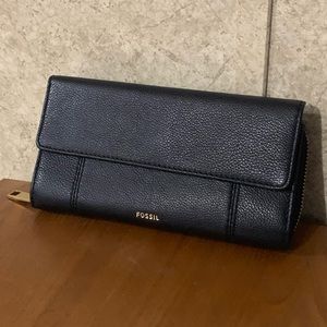 NWT fossil wallet